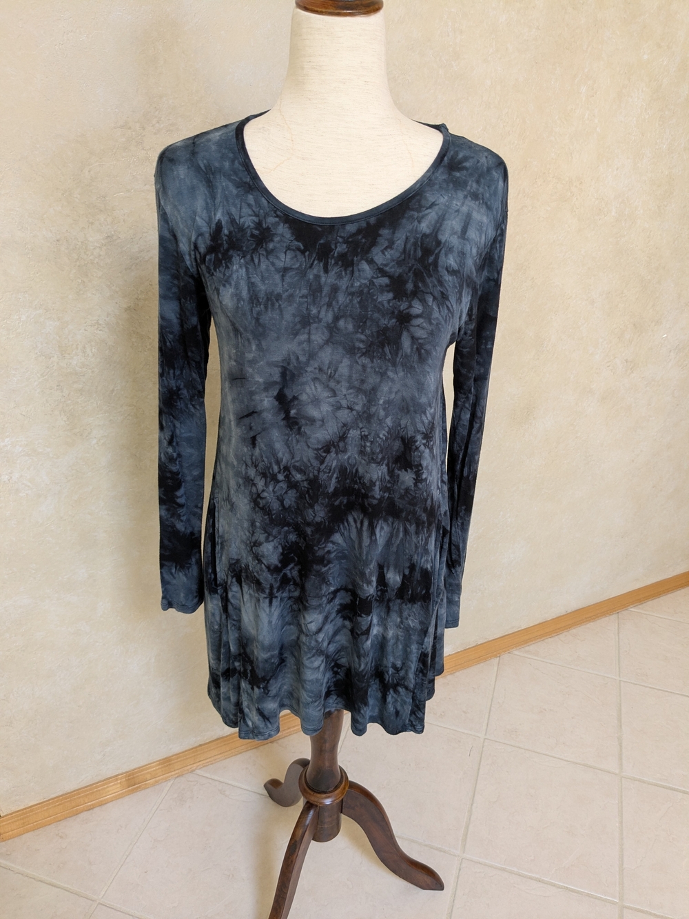 Black & Blue Tie-Dye Long Sleeve Tunic